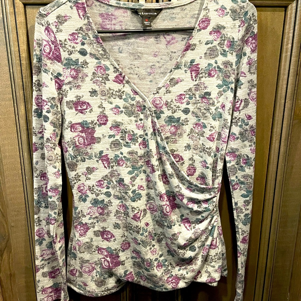 Rock & Republic womens long sleeved top size M
